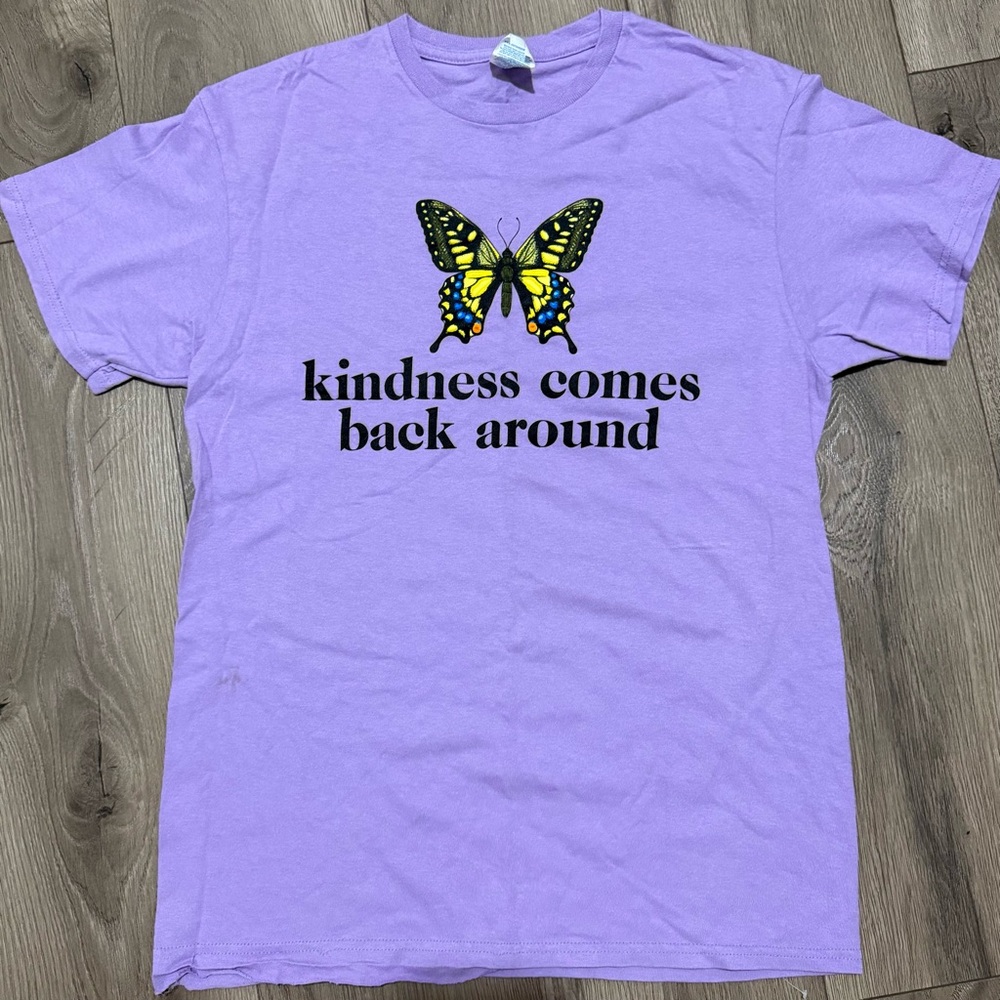 🌟4 for $10 SALE🌟 Purple Butterfly Graphic Tee